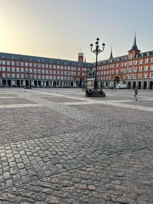 Economico Piso En Madrid Centro Exterior foto