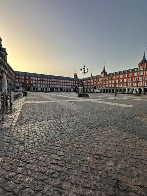 Economico Piso En Madrid Centro Exterior foto