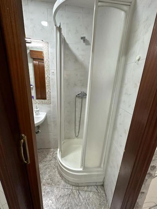 Economico Piso En Madrid Centro Exterior foto